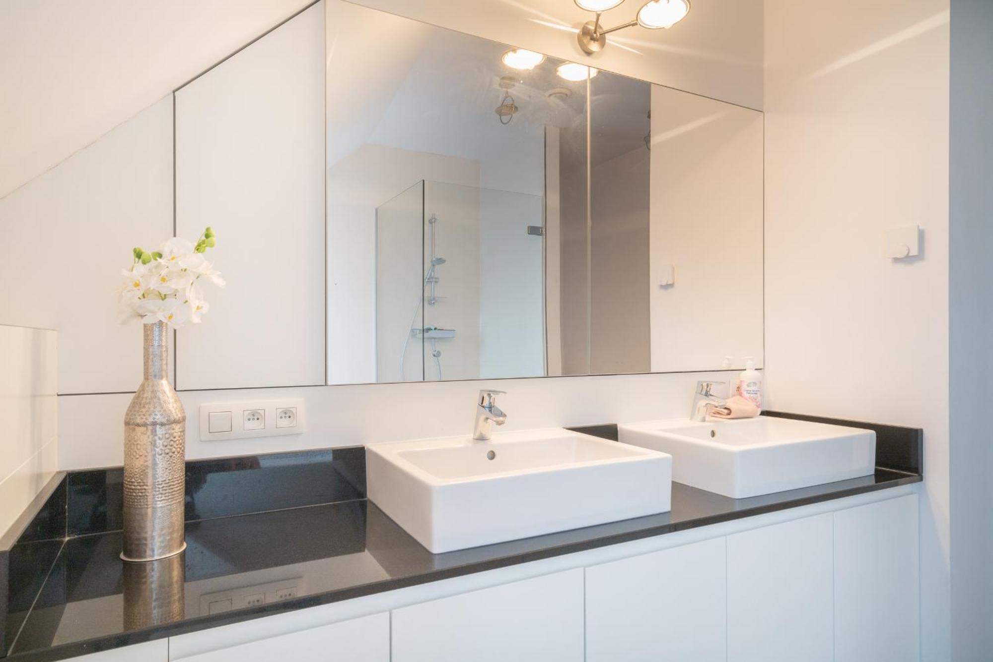 Light House Lodge. Apartment In Center Of 안트베르펜 외부 사진